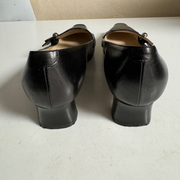 Louis Vuitton Low Heel Shoe - Picture 5 of 7